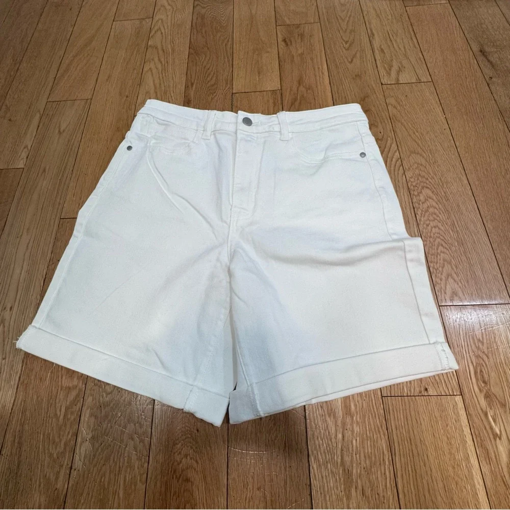 NWT Wrangler White Denim Shorts 8/29